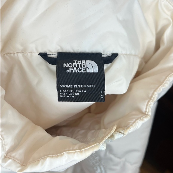 The North Face Women's Off-White Quilted Vest - Picture 4 of 4